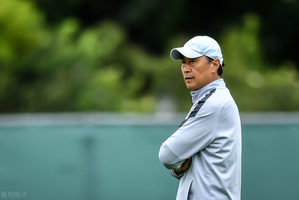 里程碑夜里尔刷新队史纪录，中超今晨刷纪录，质疑声仍在，身体对抗强度拉满的简单介绍